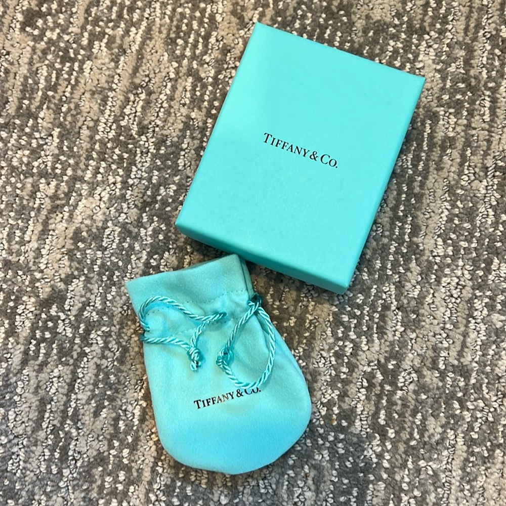 Tiffany’s box and dust bag